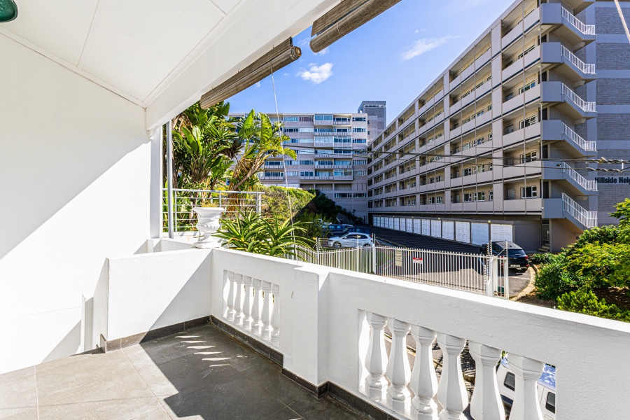 To Let 2 Bedroom Property for Rent in Green Point Western Cape